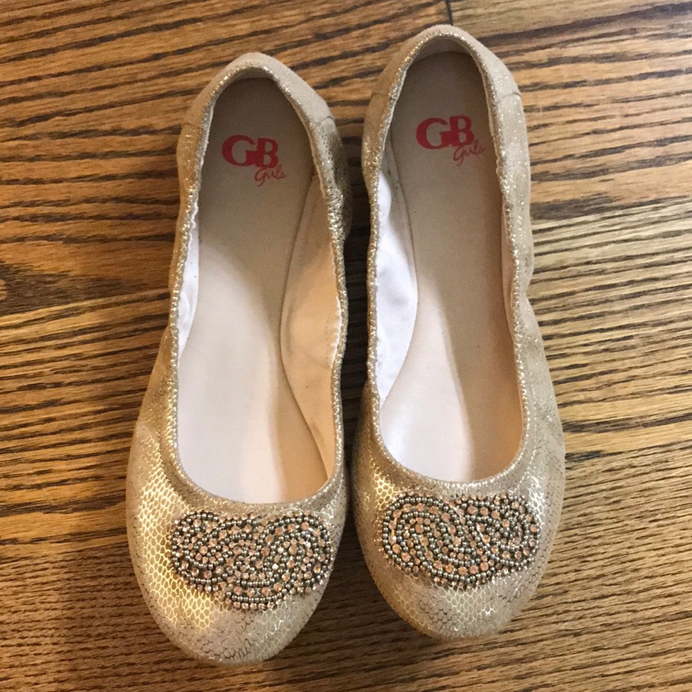 GN GIRLS 5M gold flats- never worn great condition